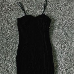 BLACK VELVET DRESS